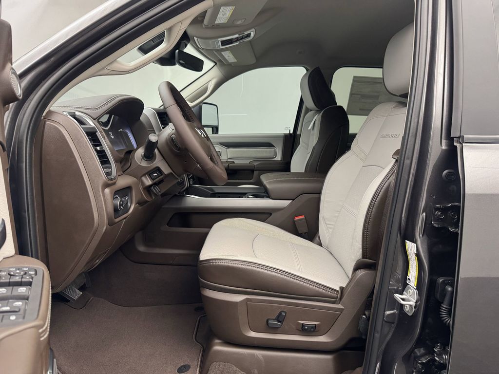 2025 Ram 2500 Laramie photo 4