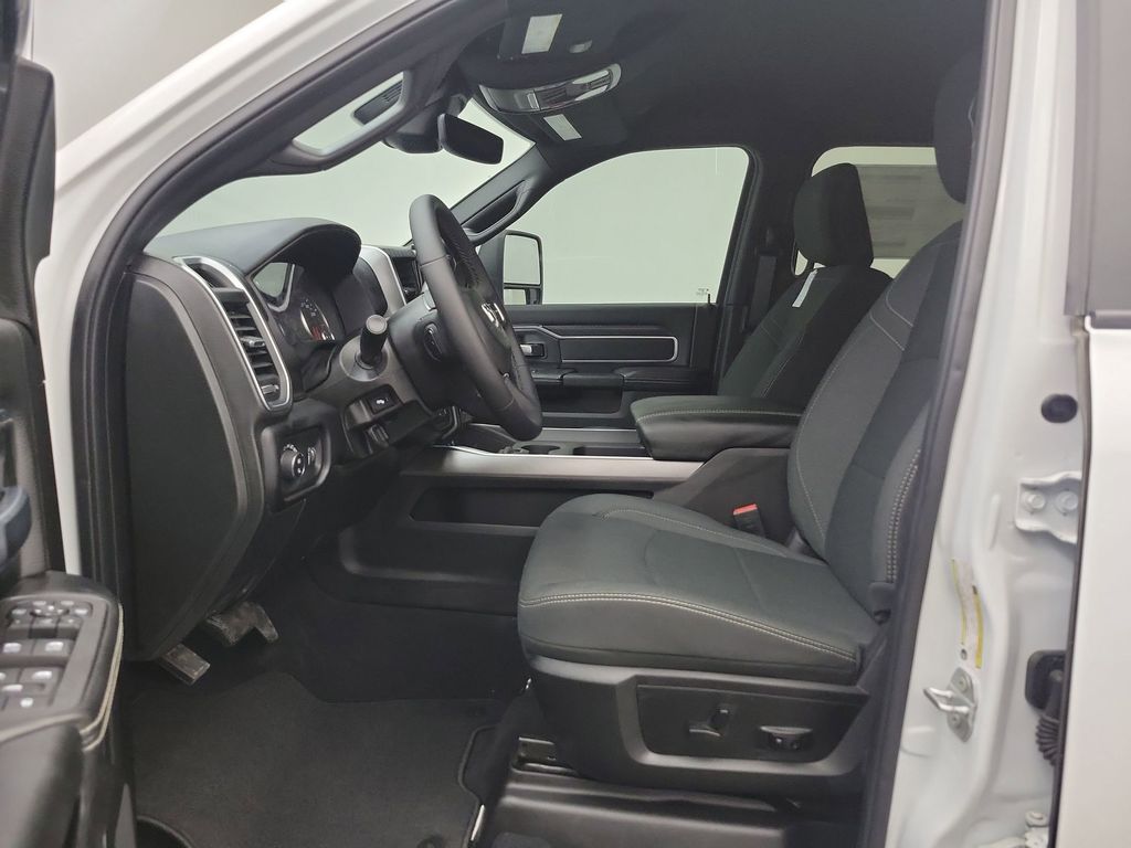 2025 Ram 2500 Big Horn photo 4