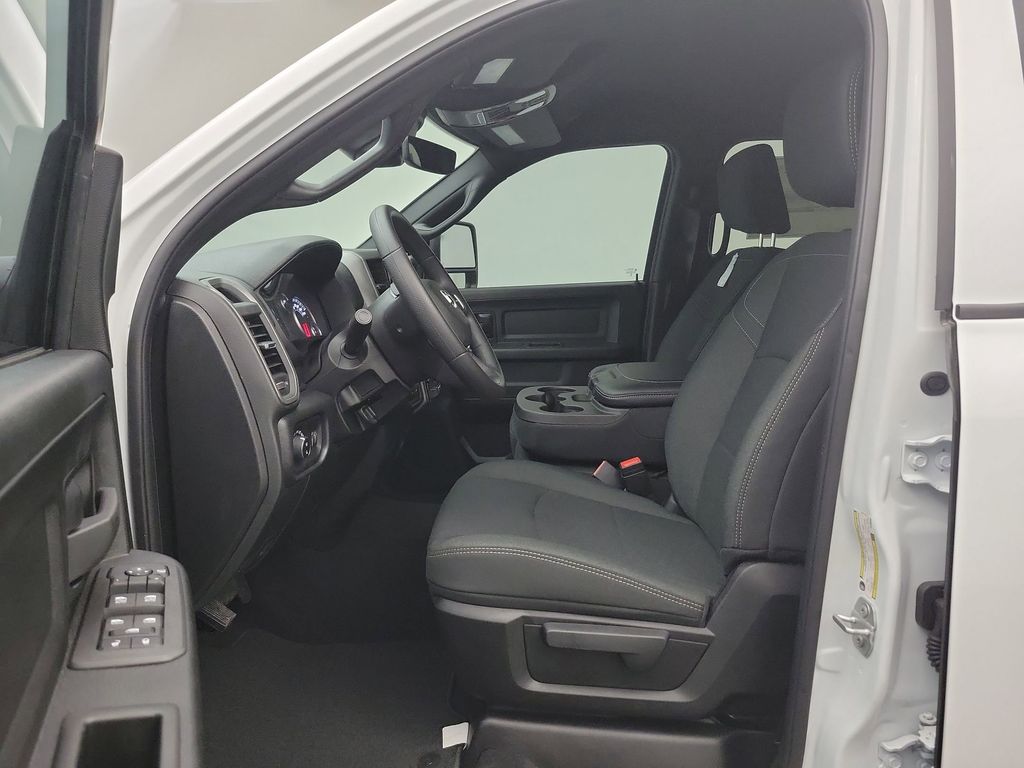 2026 Ram 3500 Tradesman photo 4