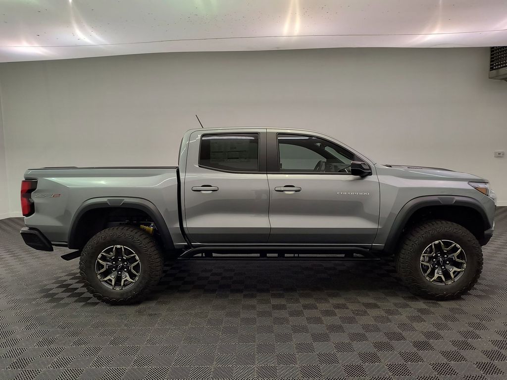 2026 Chevrolet Colorado ZR2 - Photo 8