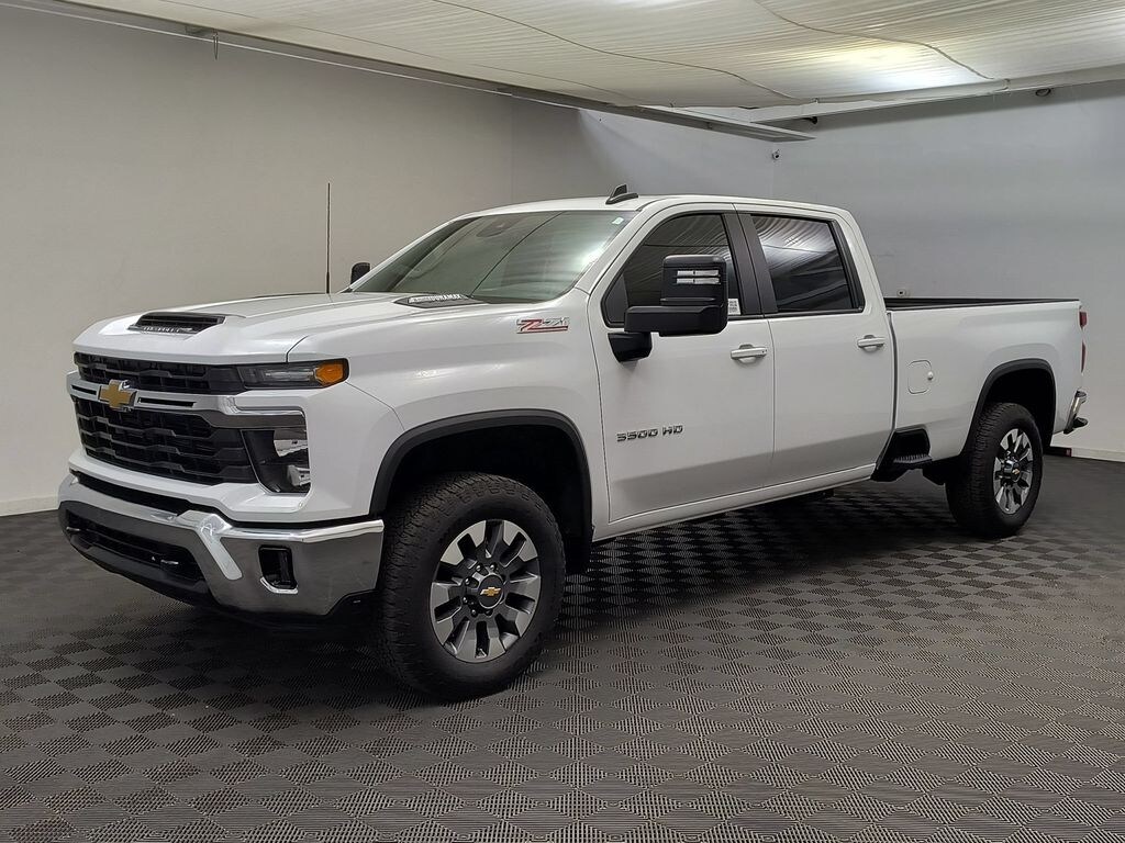 Used 2026 Chevrolet Silverado 3500 LT Truck Crew Cab