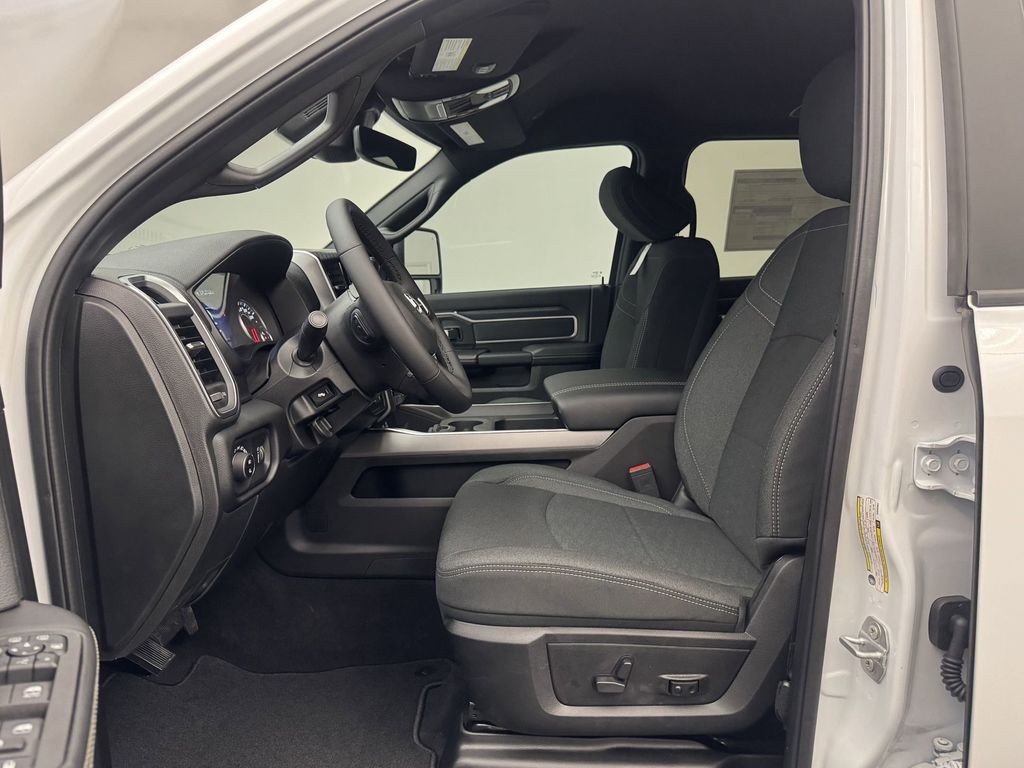 2025 Ram 2500 Big Horn photo 4