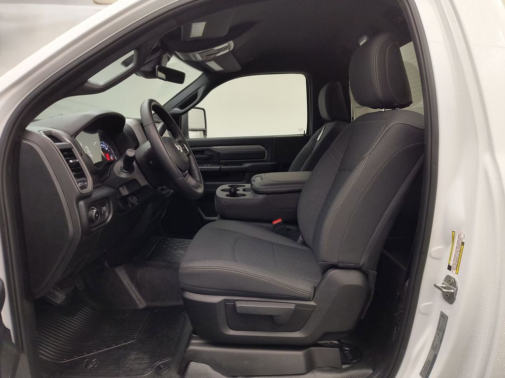 2026 Ram 5500 Tradesman photo 3