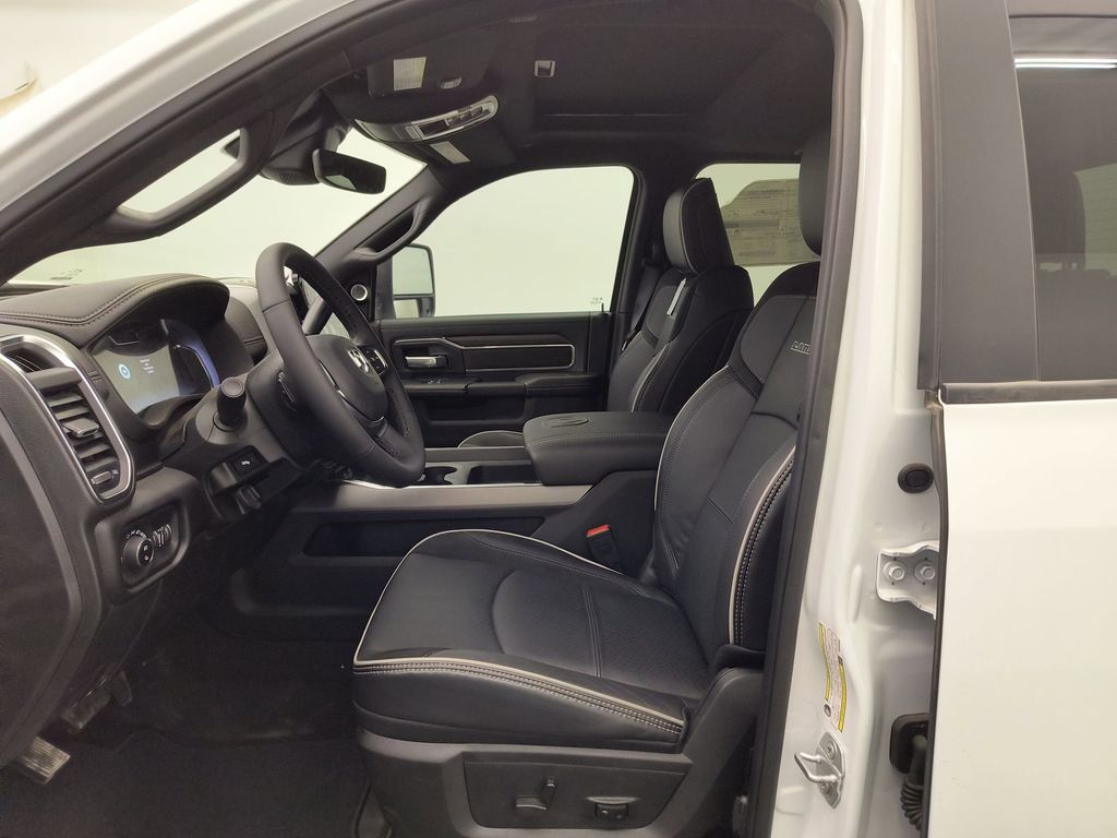 2025 Ram 2500 Laramie photo 4