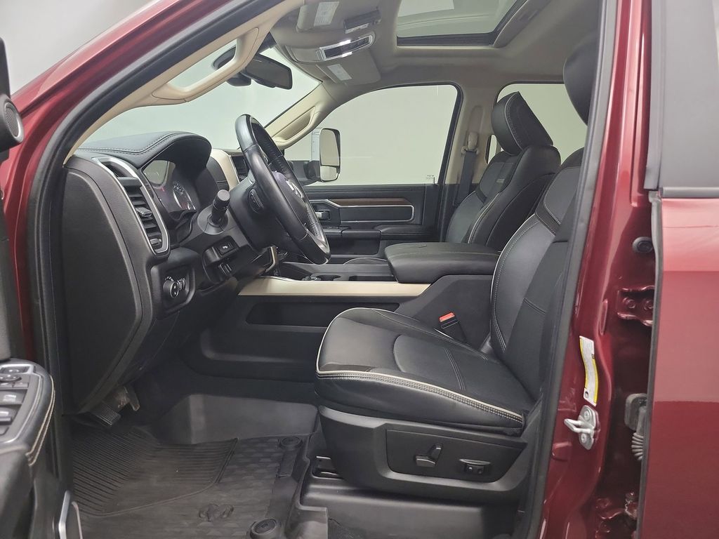 2022 Ram 3500 Laramie photo 4