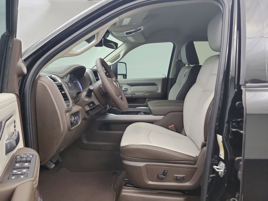 2025 Ram 2500 Laramie photo 4