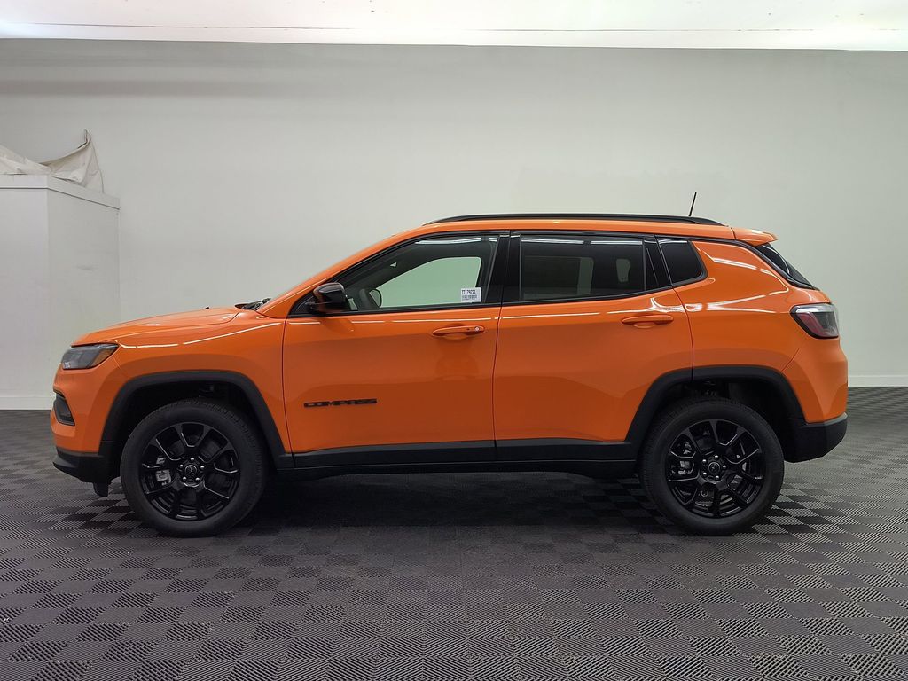 2026 Jeep Compass Latitude Altitude photo 2