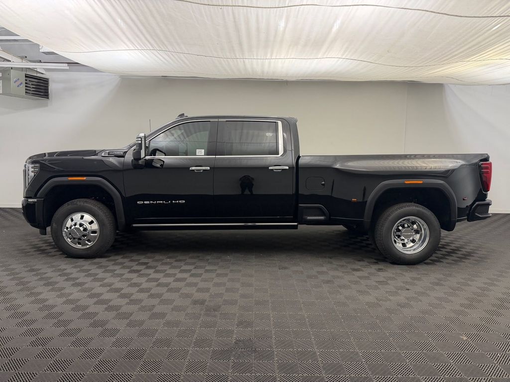 New 2026 GMC Sierra 3500 Denali Ultimate DRW Crew Cab