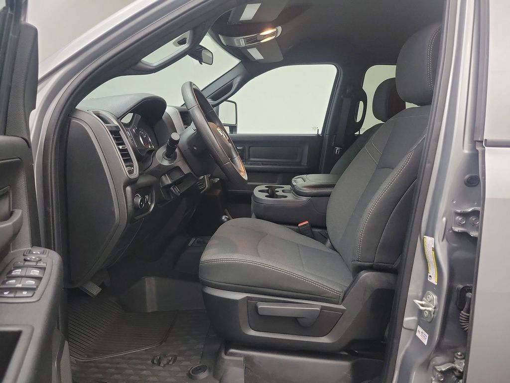 2024 Ram 2500 Tradesman photo 4