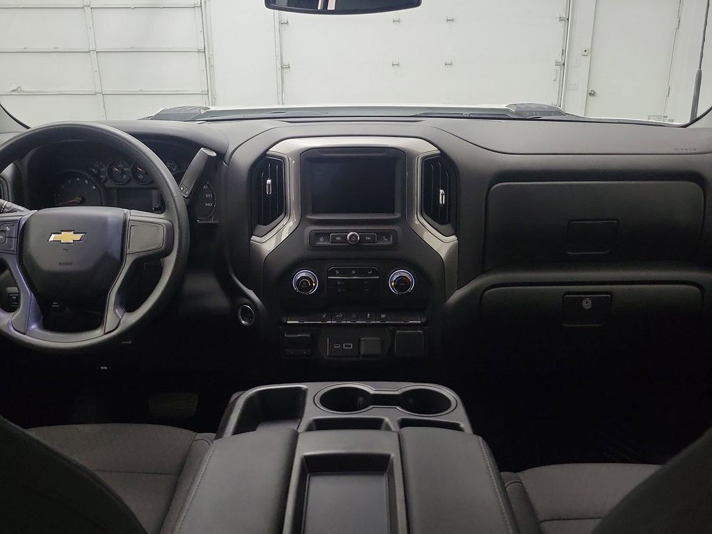 2025 Chevrolet Silverado 2500HD Custom photo 4