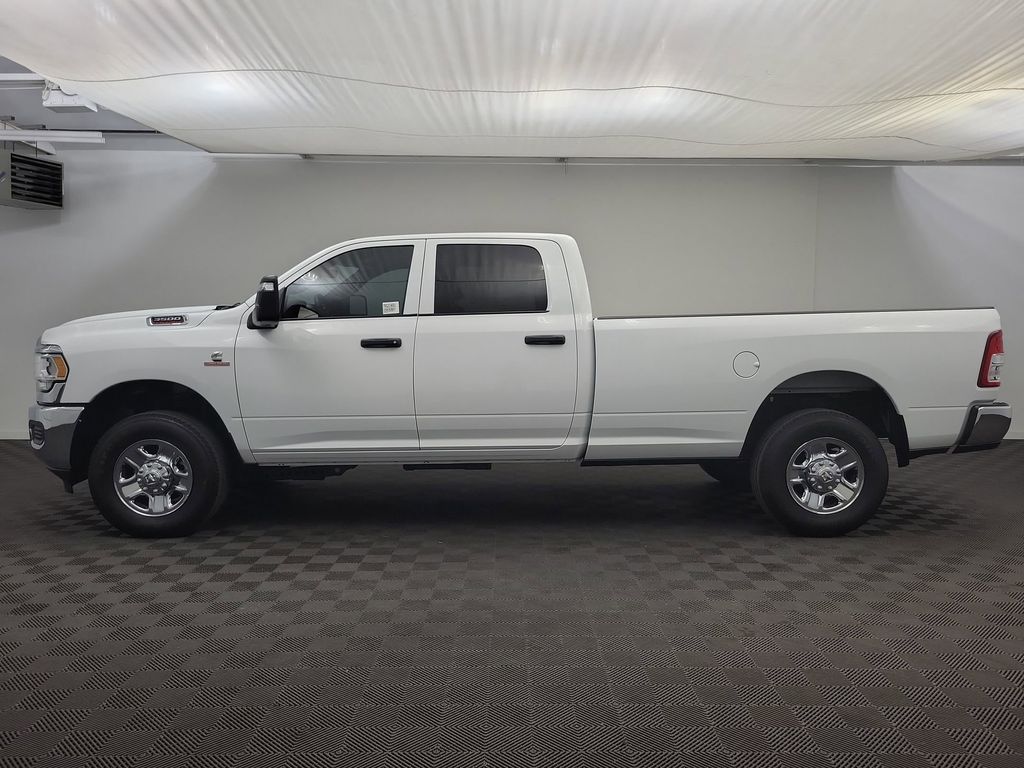 2024 Ram 3500 Tradesman photo 2