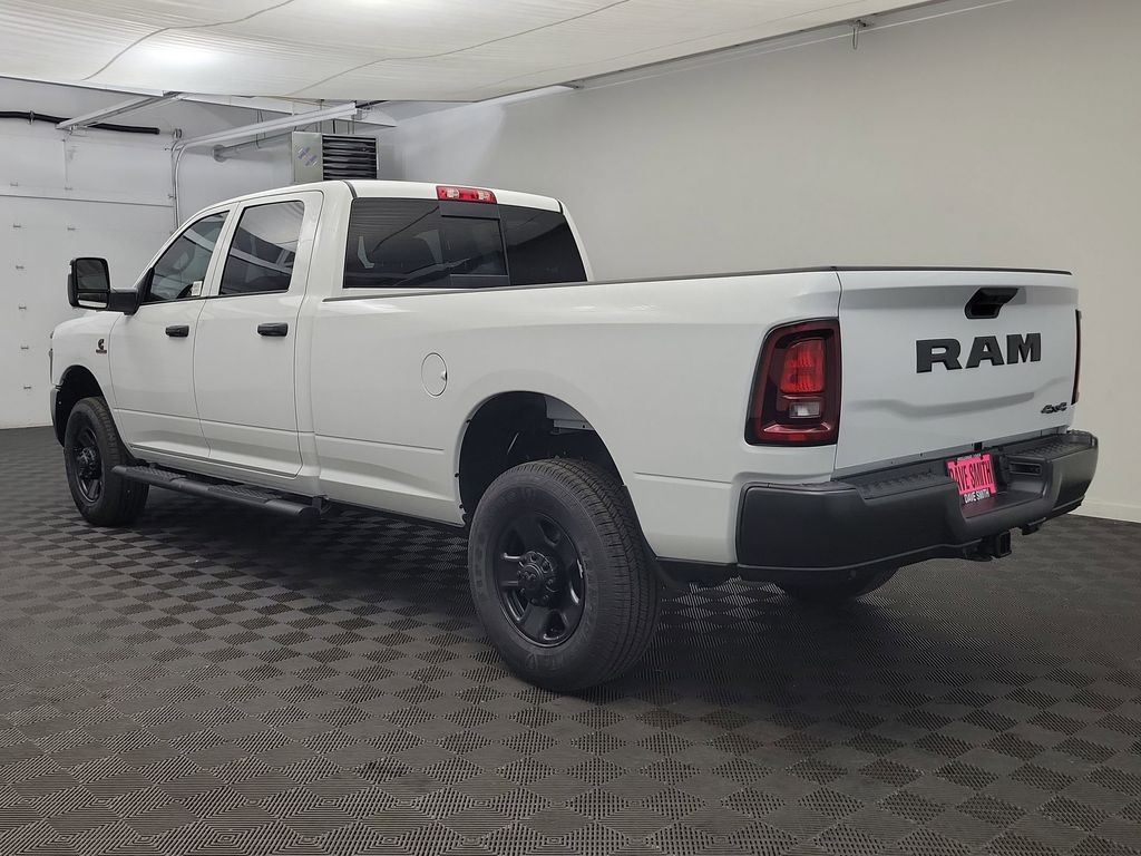 2025 Ram 3500 Tradesman photo 3
