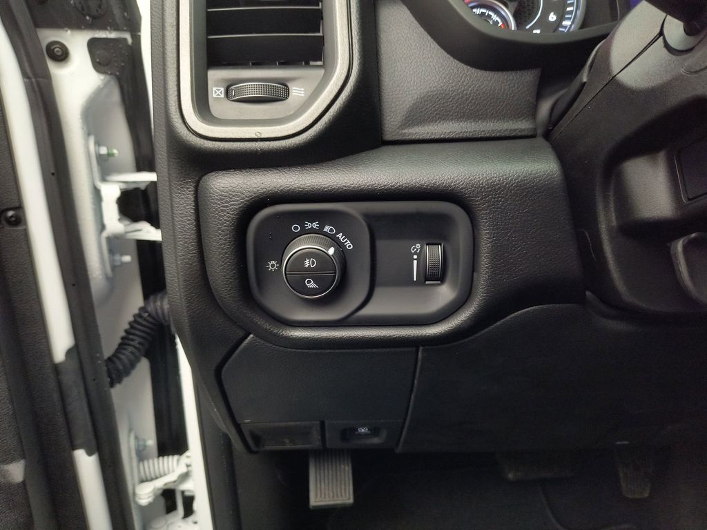 2026 RAM 3500 Tradesman - Photo 14