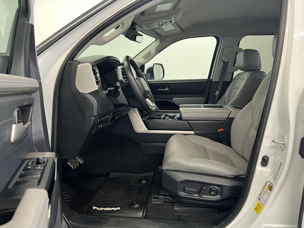 2023 Toyota Tundra Limited photo 4