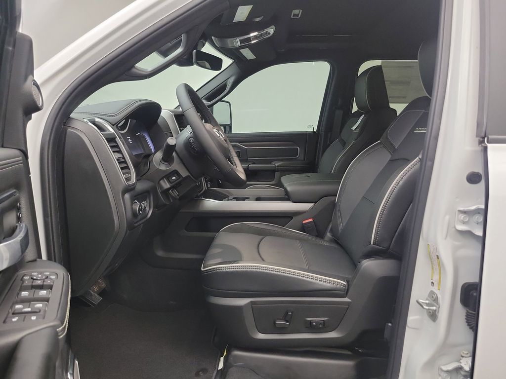 2025 Ram 2500 Laramie photo 2