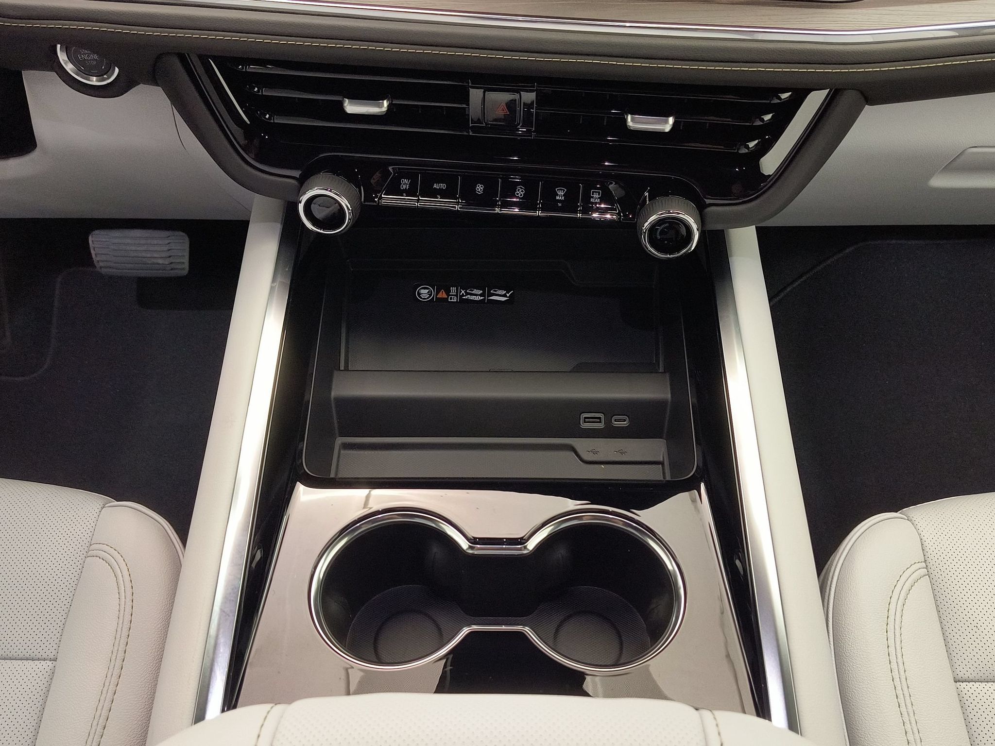 2026 Chevrolet Suburban Premier - Photo 28