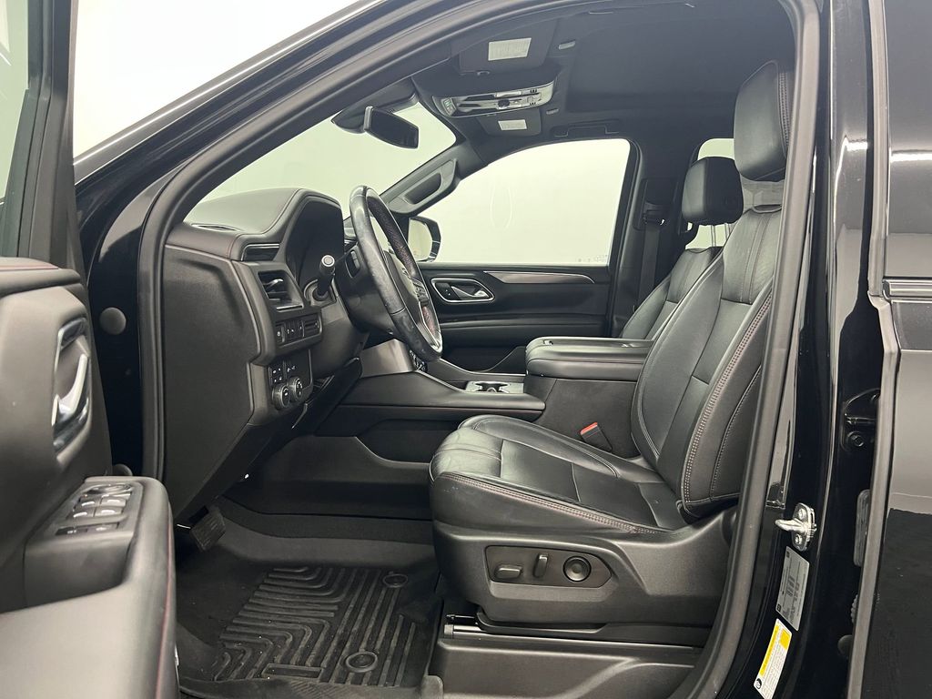 2021 Chevrolet Suburban 1500 RST photo 3