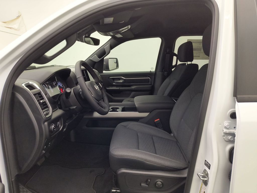 2025 Ram 1500 Big Horn photo 4
