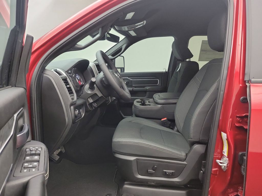 2025 Ram 2500 Big Horn photo 4
