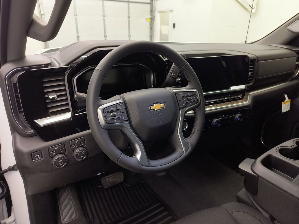 New 2026 Chevrolet Silverado LT Crew Cab