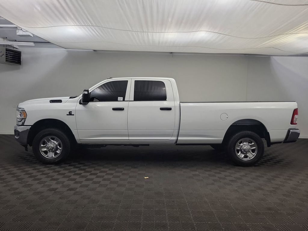 2024 Ram 3500 Tradesman photo 2