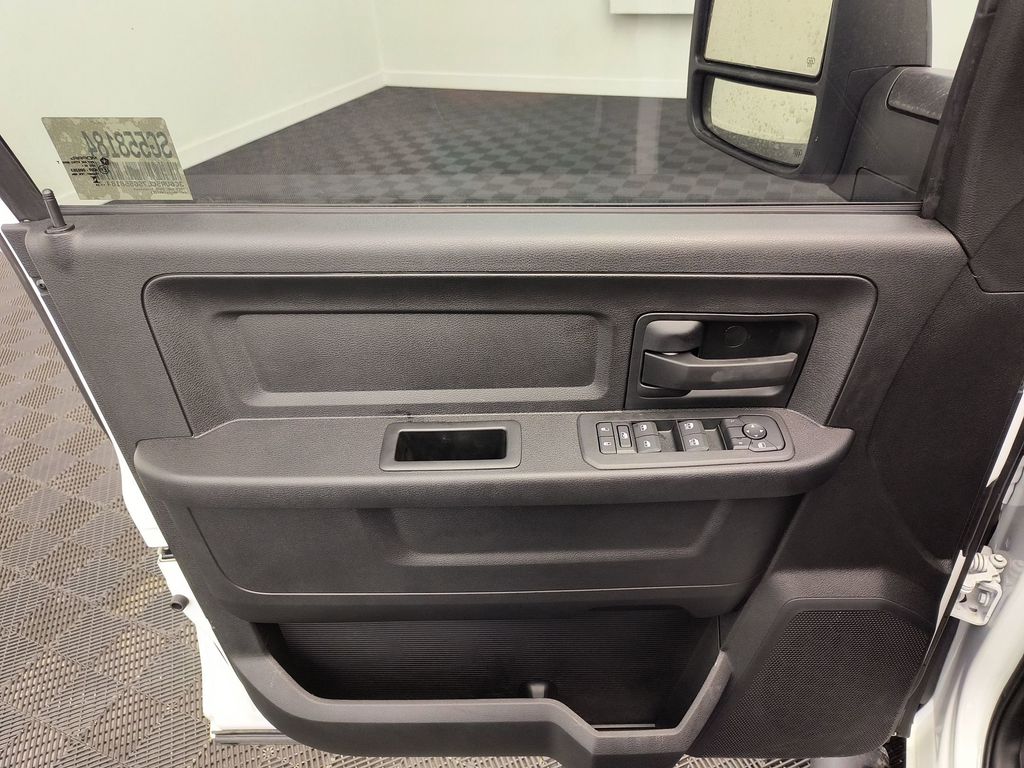 2025 RAM 2500 Tradesman - Photo 11