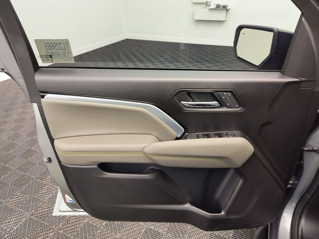 2026 Chevrolet Colorado ZR2 - Photo 12