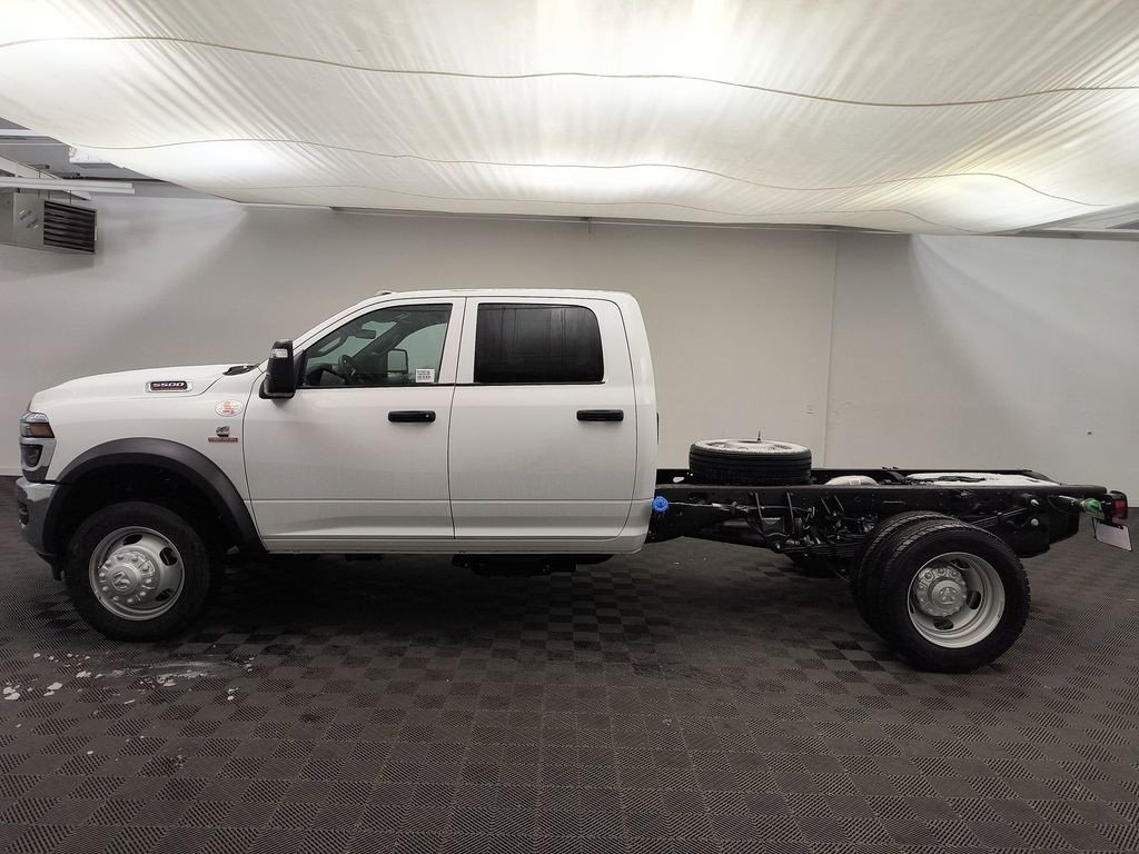 2026 Ram 5500 Tradesman photo 2