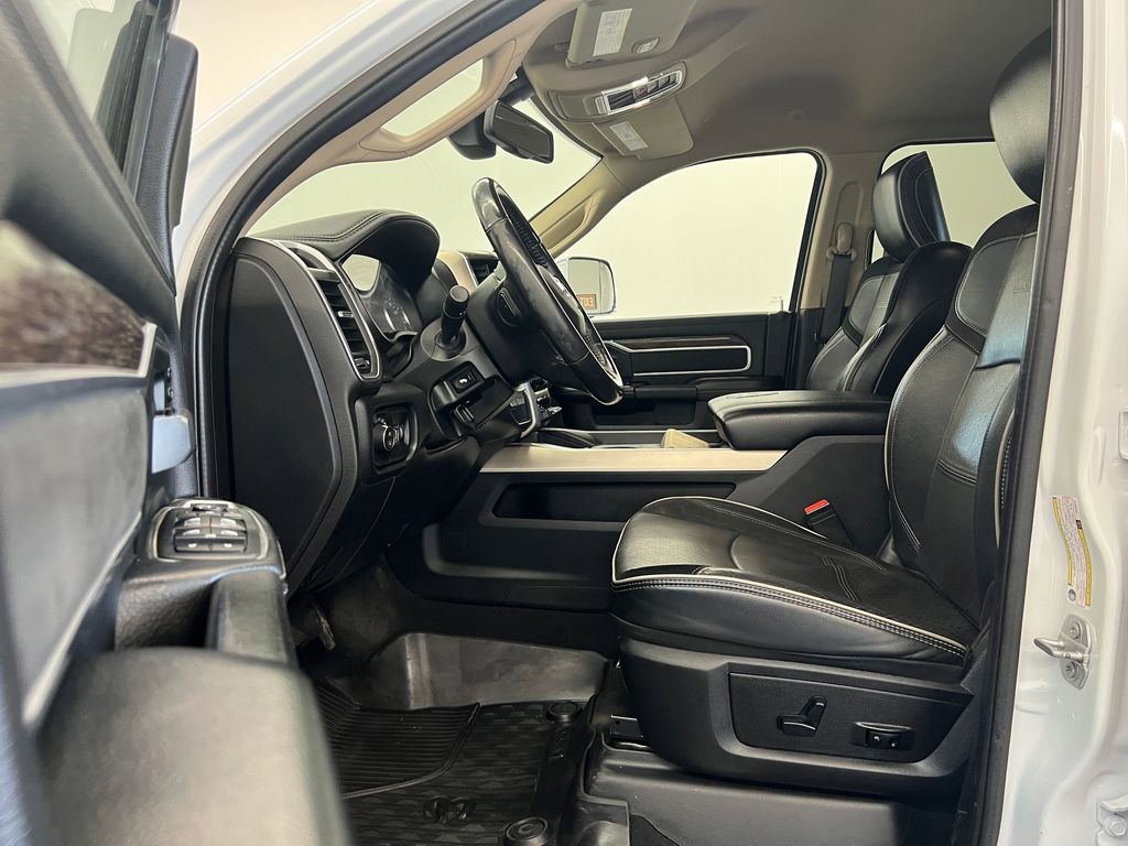 2020 Ram 3500 Laramie photo 3