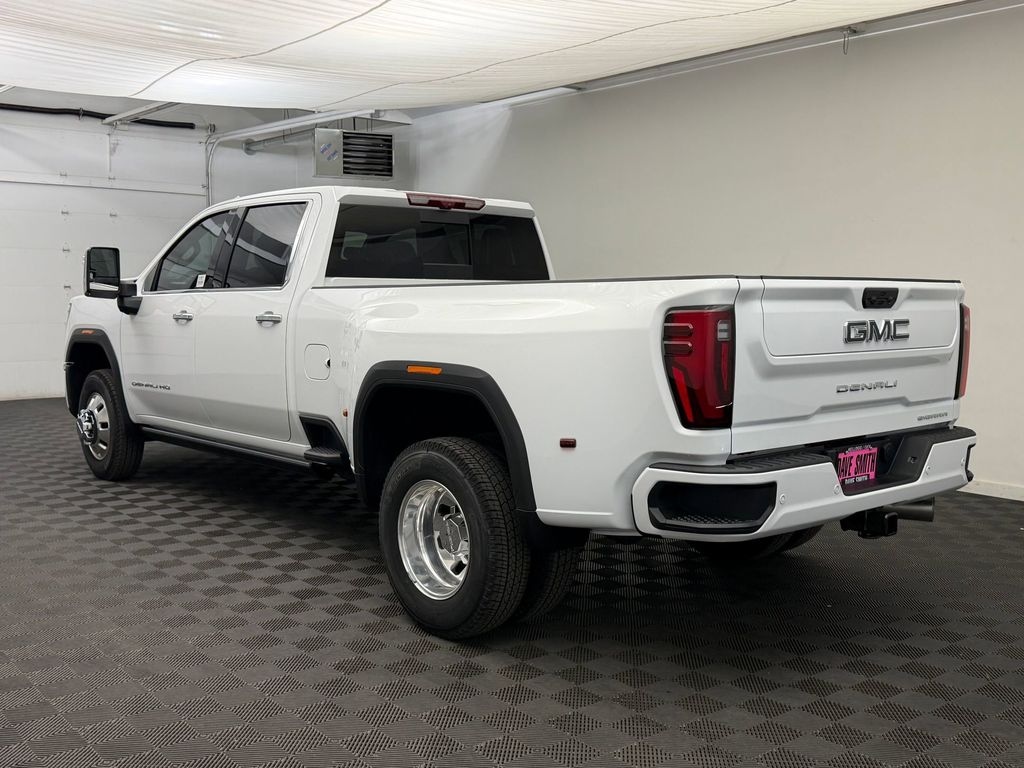 New 2026 GMC Sierra 3500 Denali Ultimate DRW Crew Cab