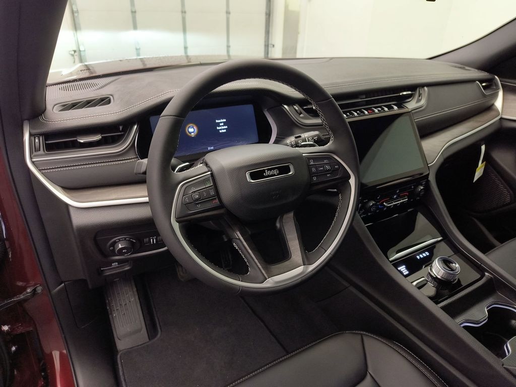 New 2025 Jeep Grand Cherokee L Limited Sport Utility