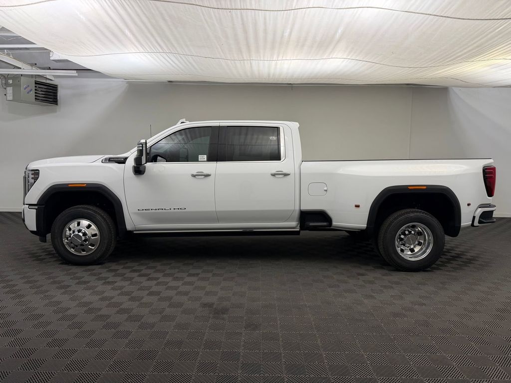 New 2026 GMC Sierra 3500 Denali Ultimate DRW Crew Cab