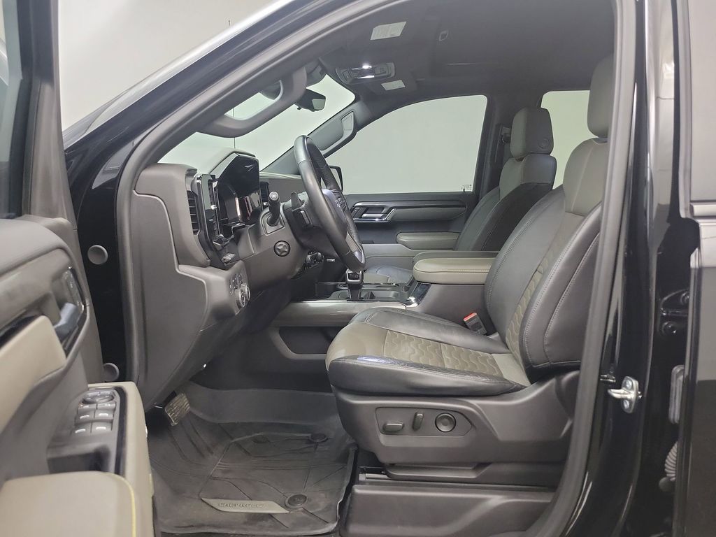 2024 Chevrolet Silverado 1500 ZR2 photo 2