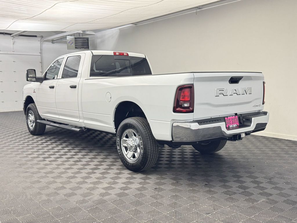 2025 Ram 3500 Tradesman photo 3