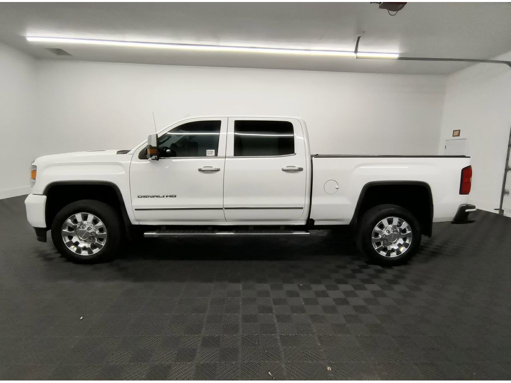 2016 Gmc Sierra 2500 Denali photo 2