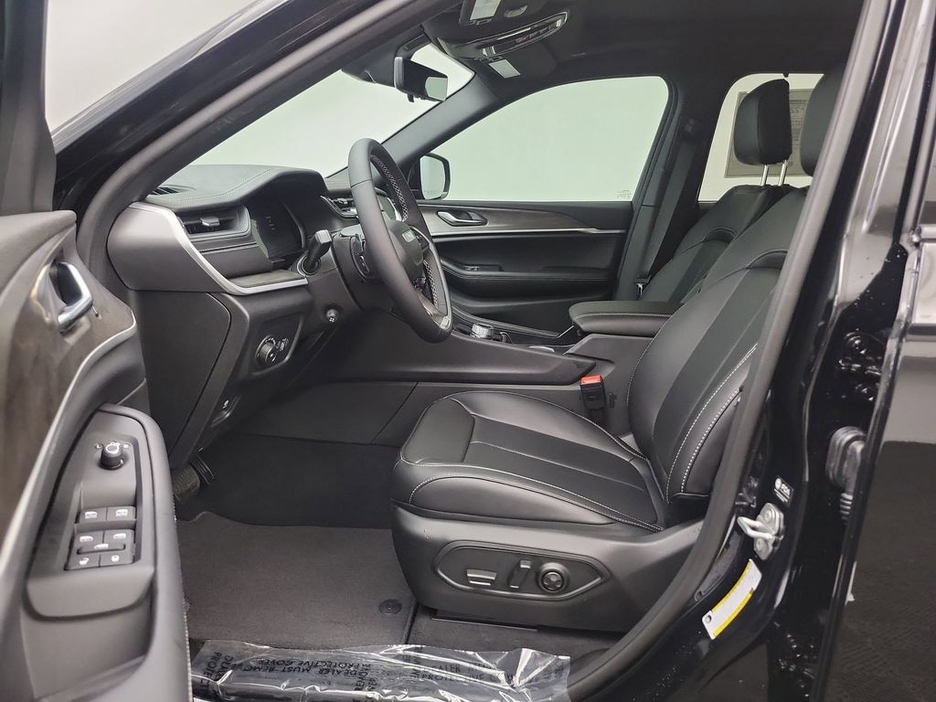 New 2025 Jeep Grand Cherokee Limited Sport Utility