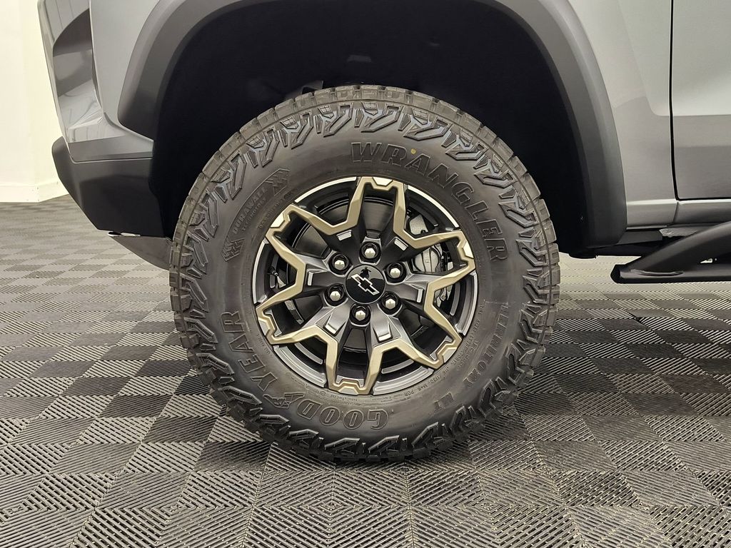 2026 Chevrolet Colorado ZR2 - Photo 11