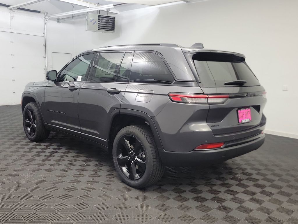 2025 Jeep Grand Cherokee Altitude X photo 2