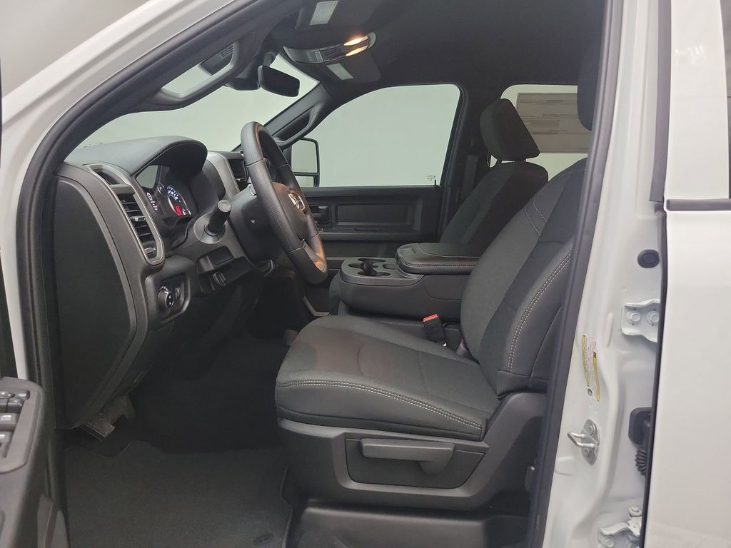 2026 Ram 2500 Tradesman photo 4