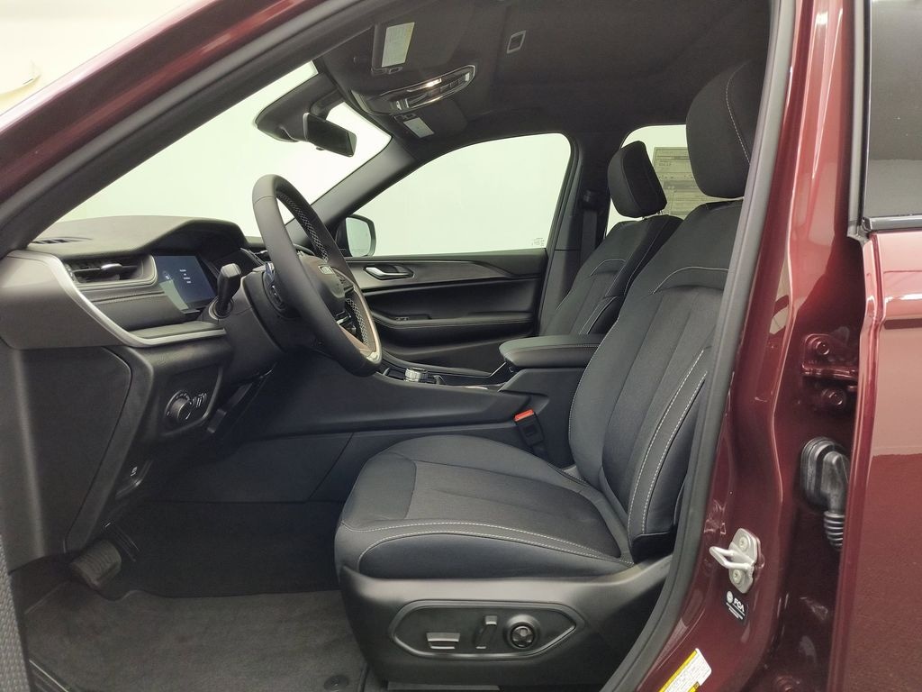 New 2025 Jeep Grand Cherokee L Laredo X Sport Utility