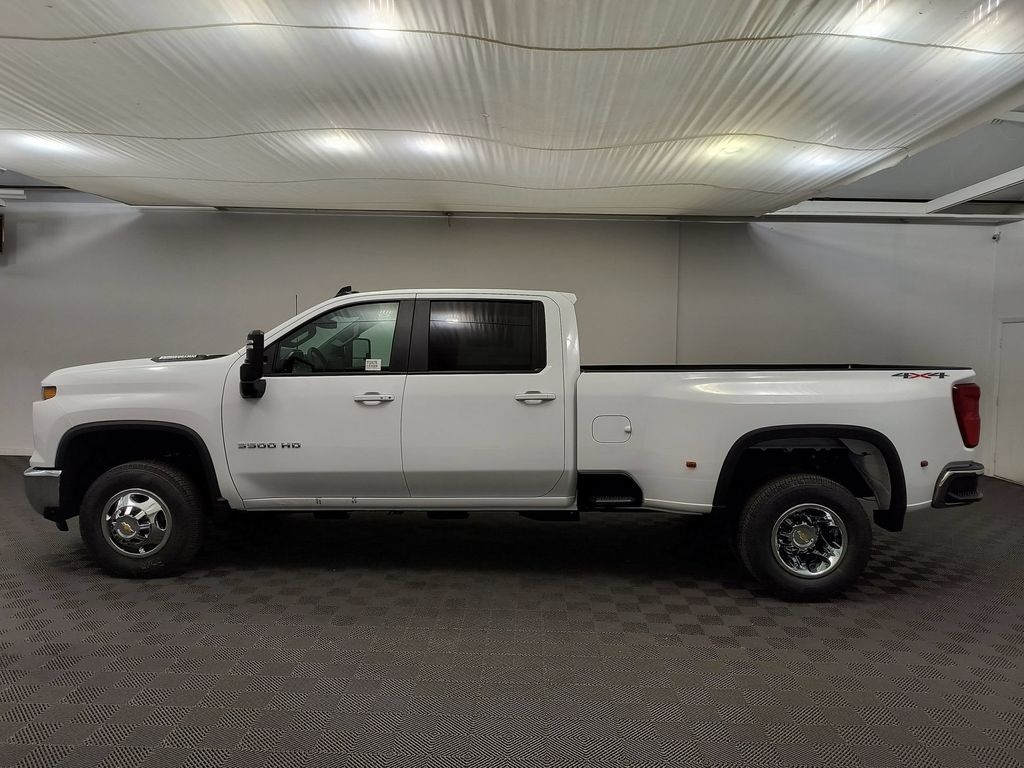 New 2026 Chevrolet Silverado 3500 LT DRW Crew Cab
