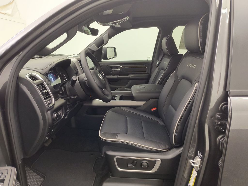 2026 Ram 1500 Laramie photo 4