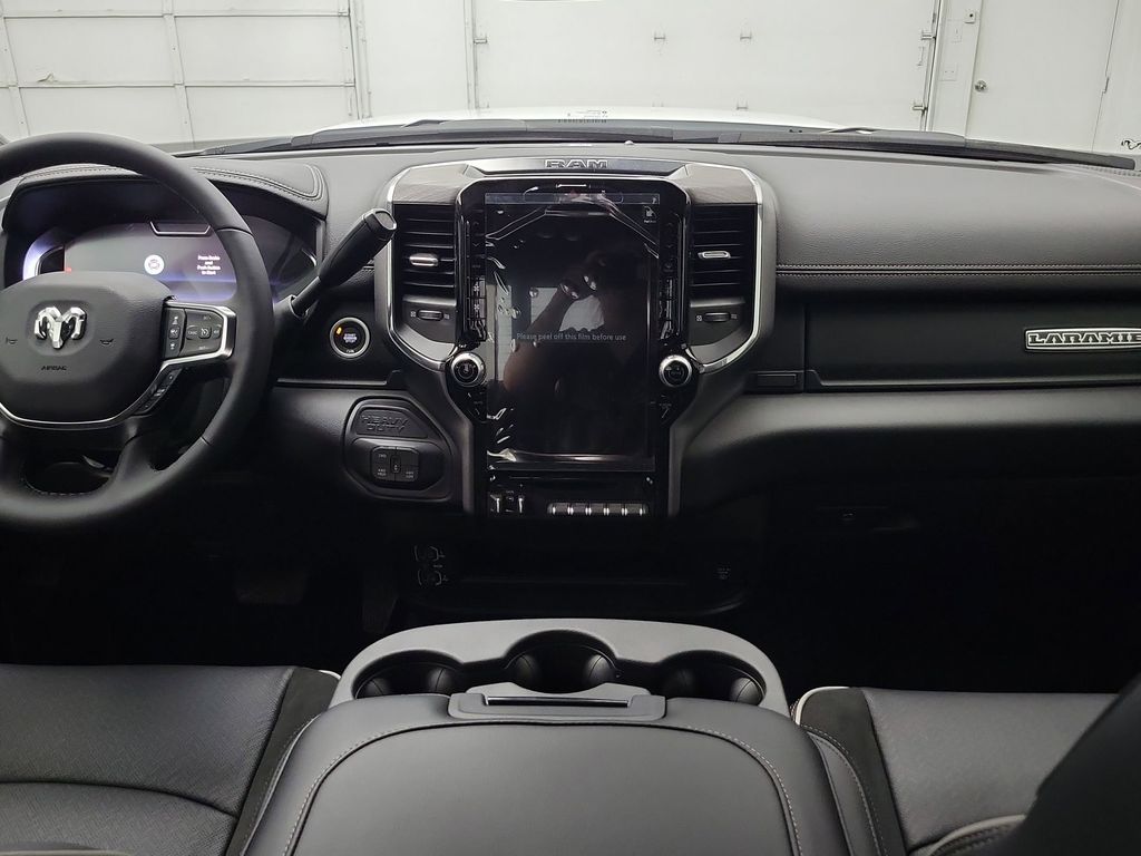 2025 Ram 2500 Laramie photo 4