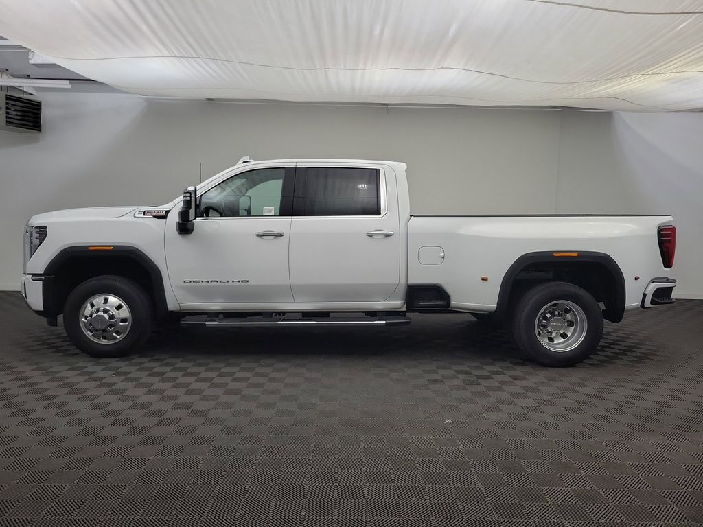 2024 Gmc Sierra 3500 Denali photo 2