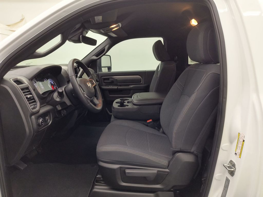 2025 Ram 3500 Tradesman photo 4