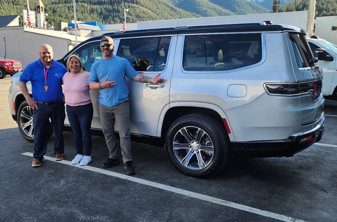 Happy family with vehicle bought from Dave Smith Motors