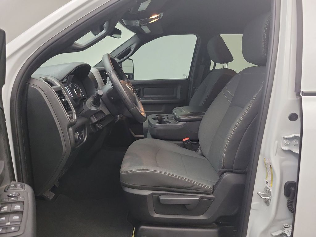 2024 Ram 3500 Tradesman photo 4