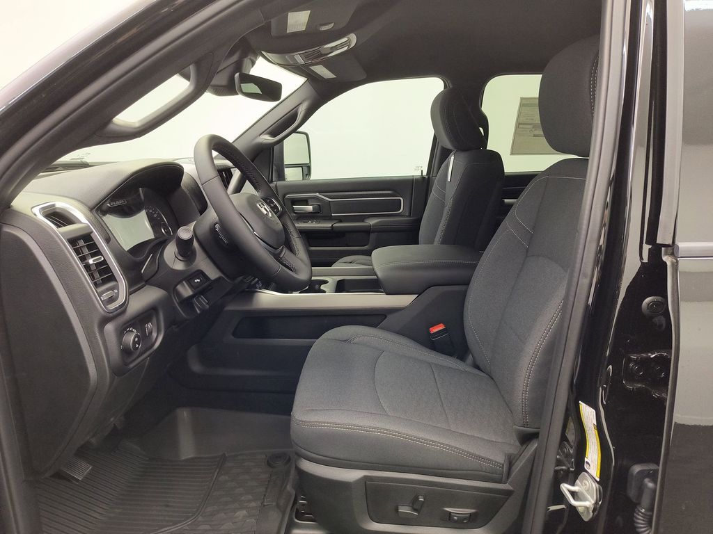 2025 Ram 3500 Big Horn photo 4