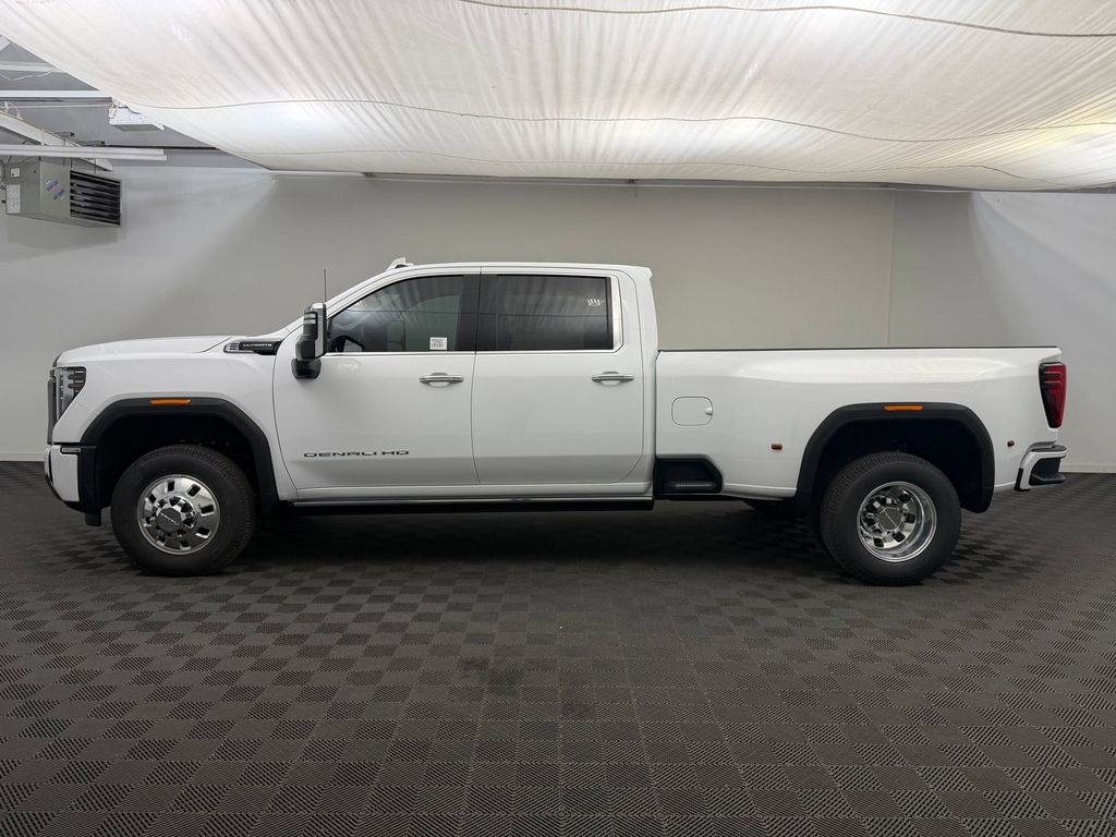 New 2026 GMC Sierra 3500 Denali Ultimate DRW Crew Cab