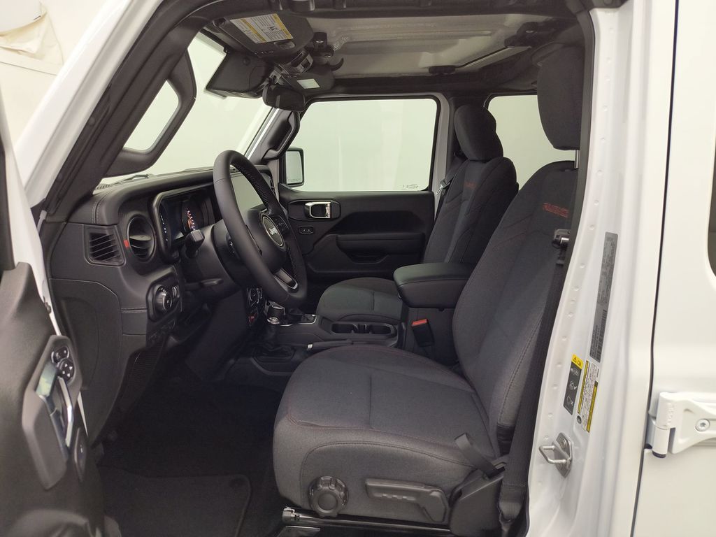 2025 Jeep Wrangler Rubicon photo 4